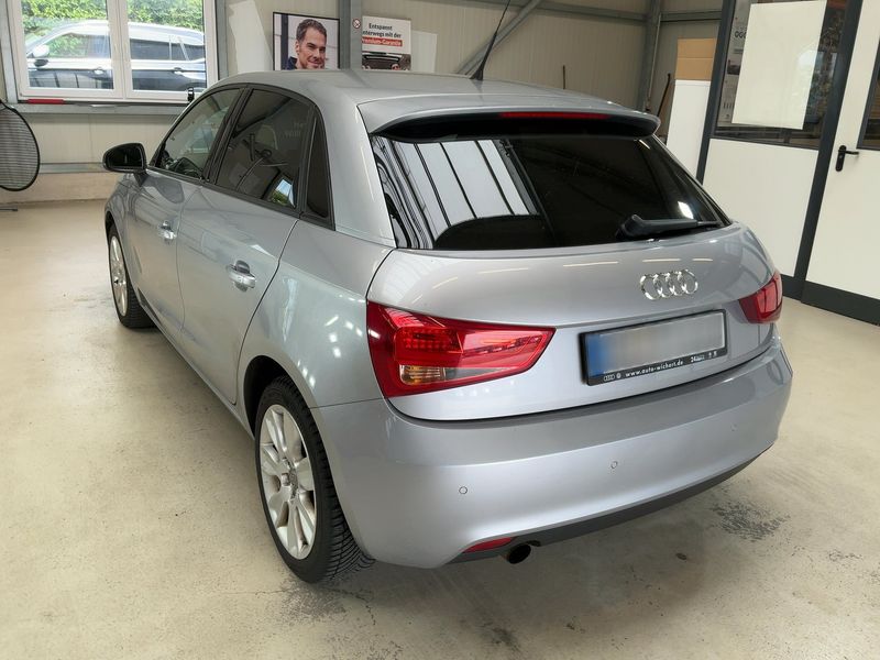 Audi A1 Sportback 1.6 TDI Ambition 2014 – снимка 6