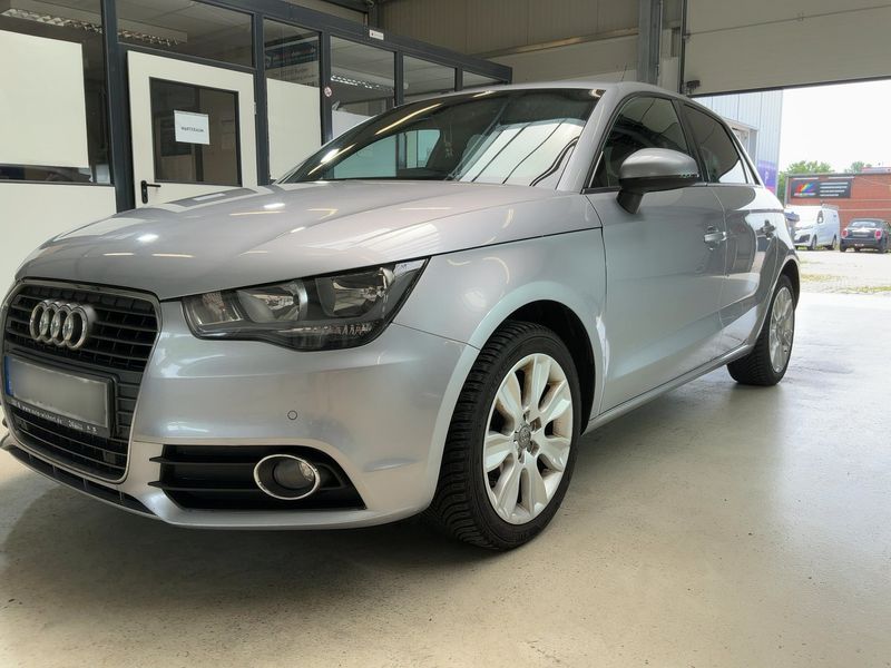 Audi A1 Sportback 1.6 TDI Ambition 2014 – снимка 2
