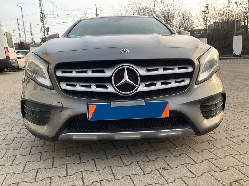 Mercedes-Benz GLA-Klasse GLA 200 AMG Line 2019 – снимка 40
