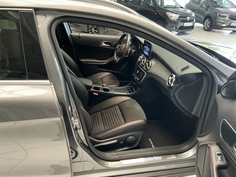 Mercedes-Benz GLA-Klasse GLA 200 AMG Line 2019 – снимка 17