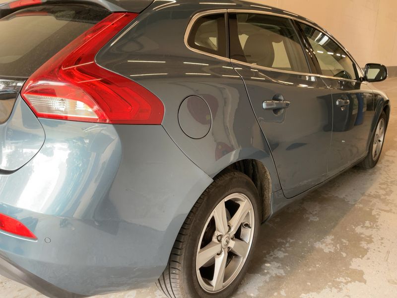 Volvo V40 1.6 D2 Momentum 2013 – снимка 8