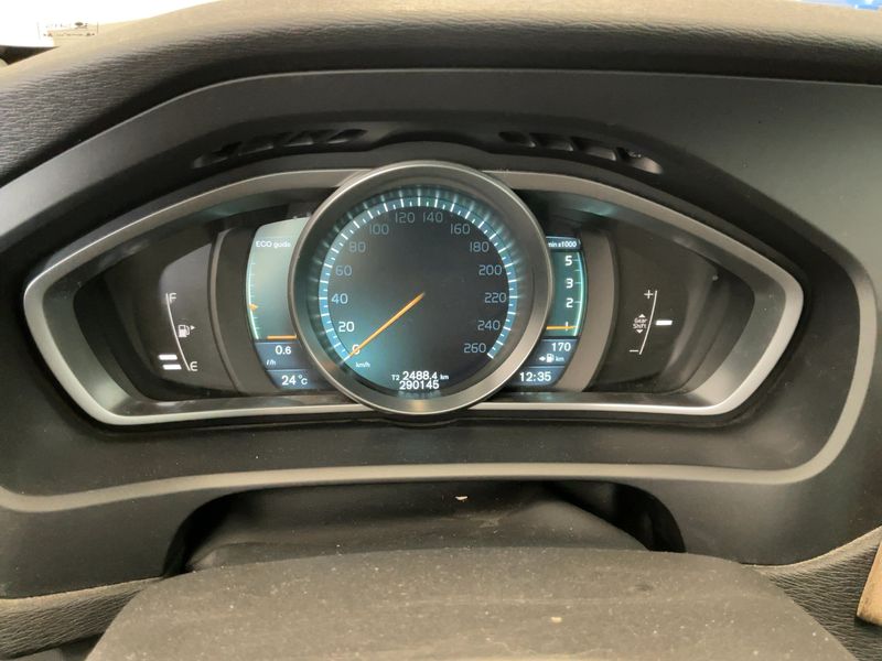 Volvo V40 1.6 D2 Momentum 2013 – снимка 19