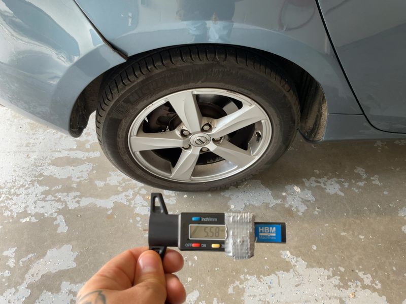 Volvo V40 1.6 D2 Momentum 2013 – снимка 9