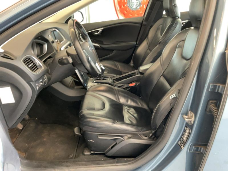 Volvo V40 1.6 D2 Momentum 2013 – снимка 17