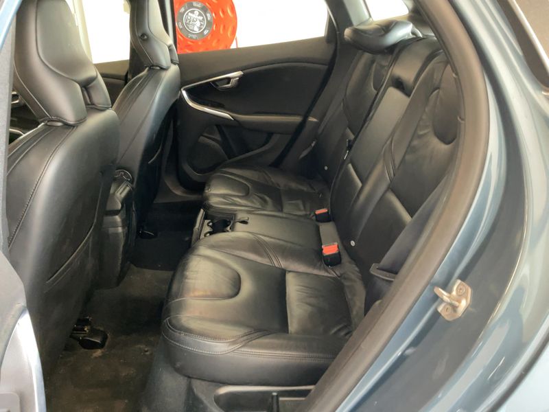 Volvo V40 1.6 D2 Momentum 2013 – снимка 20