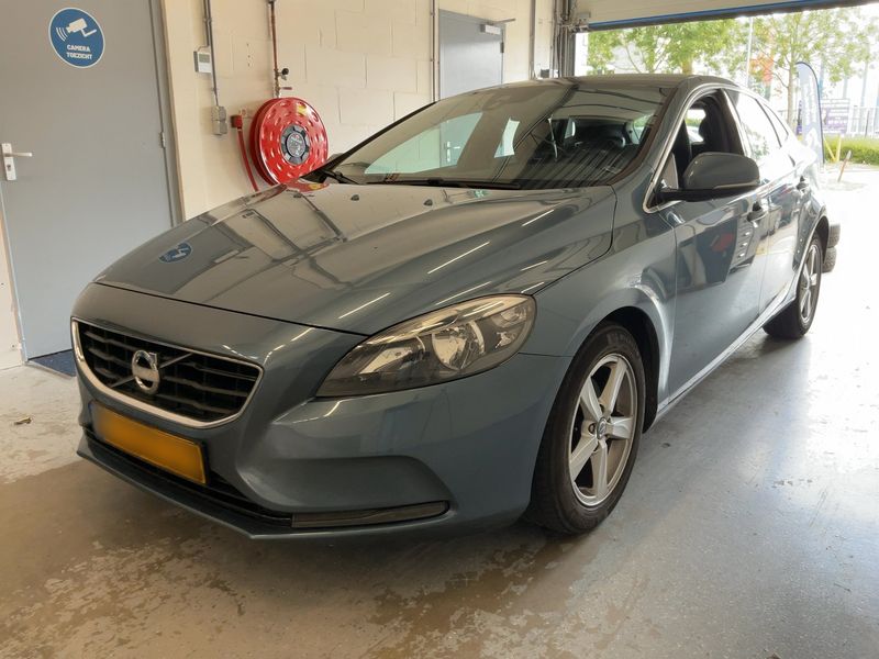 Volvo V40 1.6 D2 Momentum 2013 – снимка 1