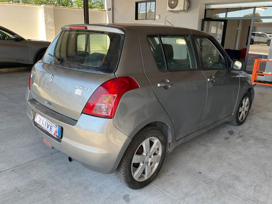 Suzuki Swift 1.3 GL 5 portes 2009 – снимка 2