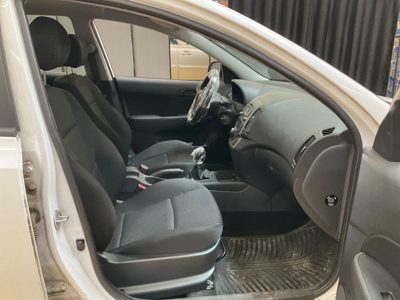 Hyundai i30 1.4 Europe 2011 – снимка 3