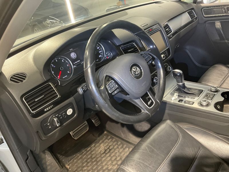 Volkswagen Touareg 3.0 V6 TDI Terrain Tech BlueMotion Tech 2015 – снимка 23