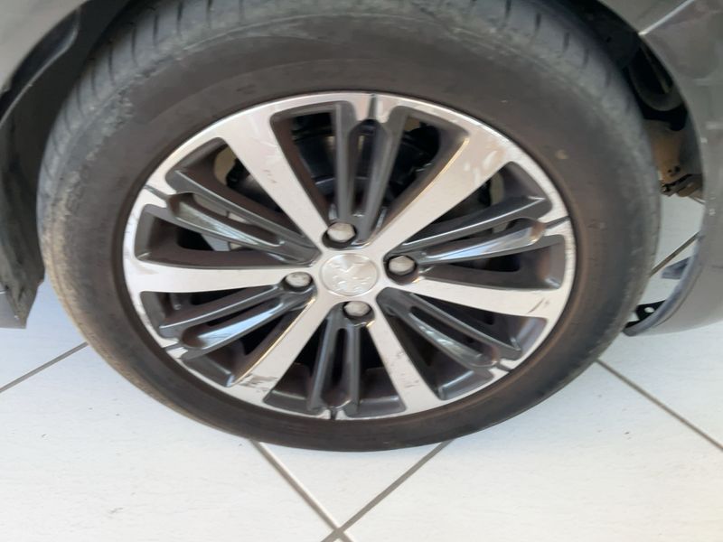 Peugeot 208 1.2 e-VTi Allure 2016 – снимка 11