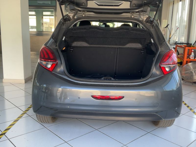 Peugeot 208 1.2 e-VTi Allure 2016 – снимка 15