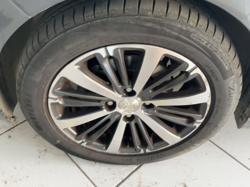 Peugeot 208 1.2 e-VTi Allure 2016 – снимка 3