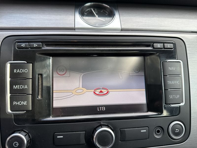 Volkswagen Passat 1.4 TSI Comfortline BlueMotion 2011 – снимка 13