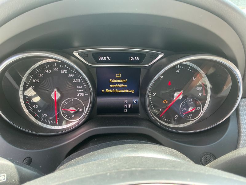 Mercedes-Benz CLA-Klasse CLA 220 Shooting Brake Urban 2017 – снимка 32