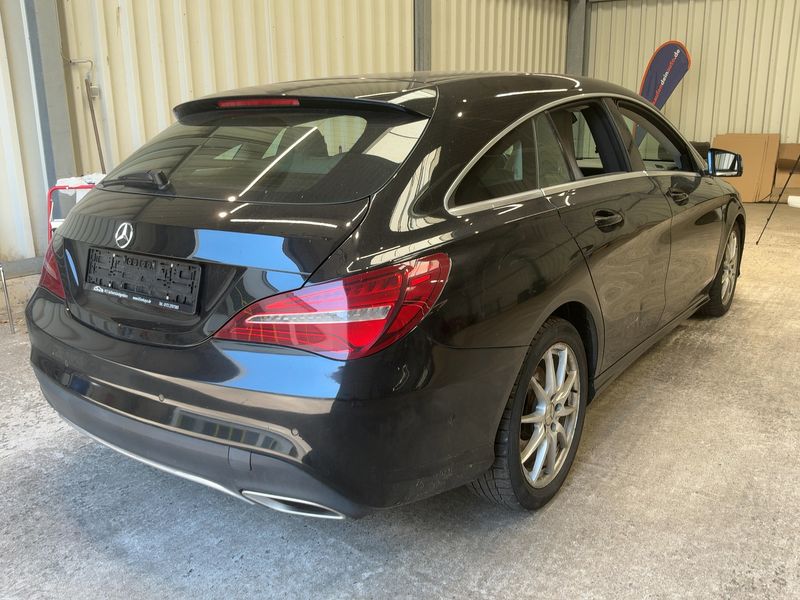 Mercedes-Benz CLA-Klasse CLA 220 Shooting Brake Urban 2017 – снимка 8