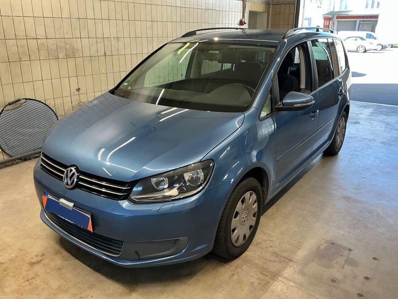 Volkswagen Touran 1.6 TDI Comfortline BlueMotion Tech 2011 – снимка 1