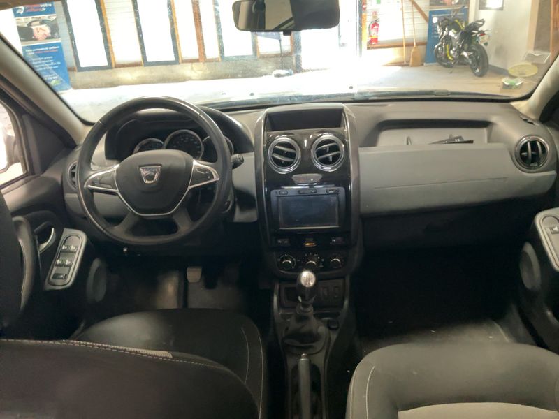 Dacia Duster 1.5 dCi SL Black Touch 4x2 2017 – снимка 12
