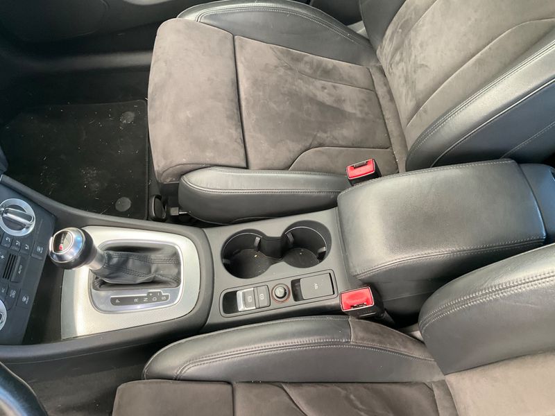 Audi Q3 2.0 TFSI quattro 2012 – снимка 24