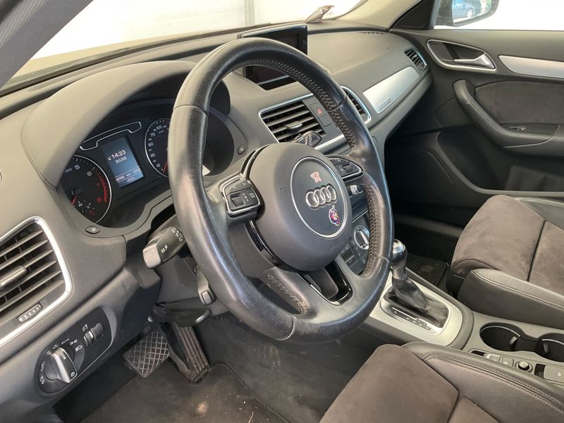 Audi Q3 2.0 TFSI quattro 2012 – снимка 25