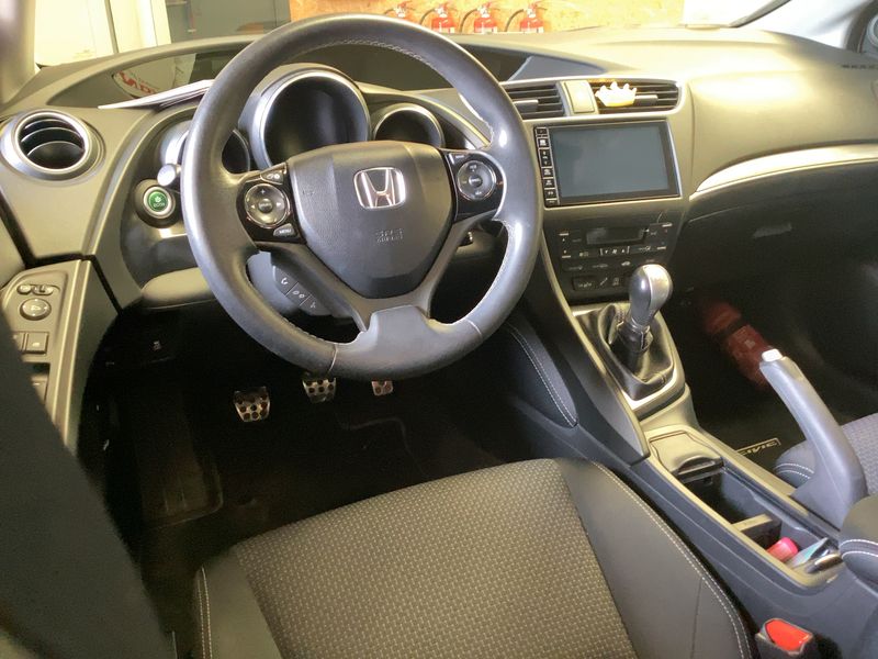 Honda Civic 1.6 DTEC Lifestyle 2017 – снимка 17
