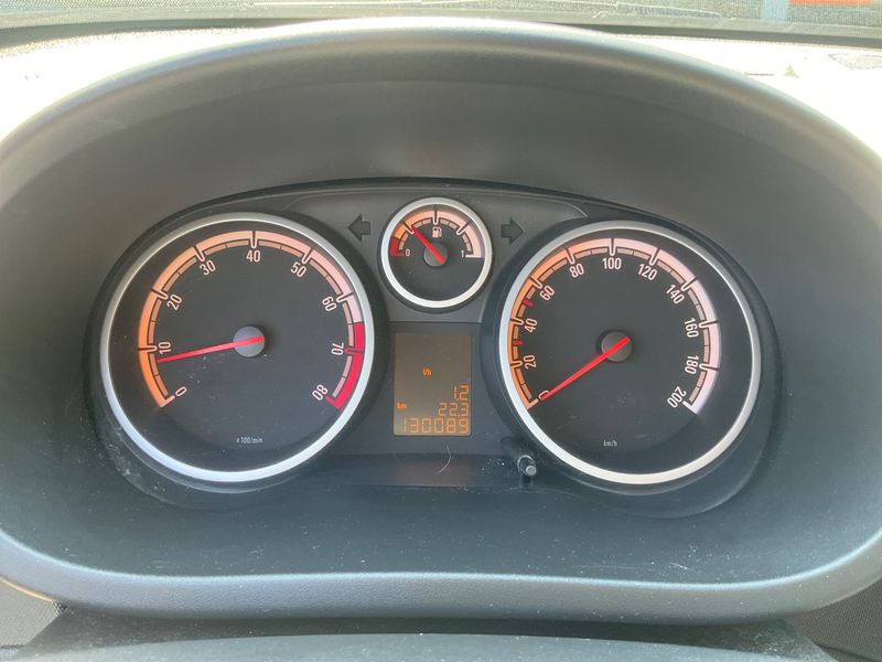 Opel Corsa 1.4 150 Jahre Opel 2012 – снимка 4