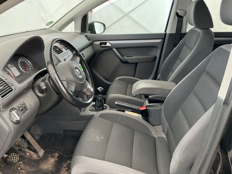 Volkswagen Touran 1.2 TSI Comfortline 2011 – снимка 3
