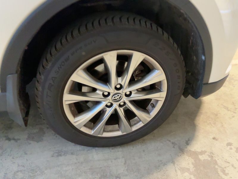 Toyota RAV 4 2.5 Hybrid Executive 2017 – снимка 11