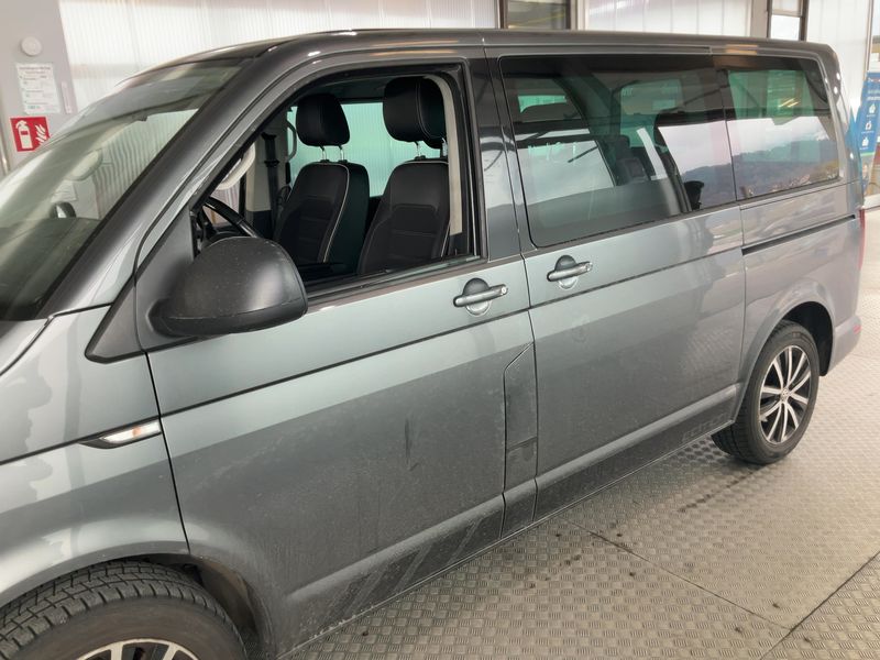 Volkswagen T6 Multivan 2.0 TDI Edition 4Motion 2017 – снимка 4