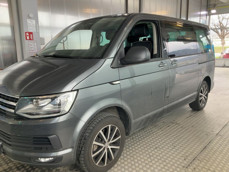 Volkswagen T6 Multivan 2.0 TDI Edition 4Motion 2017 – снимка 2