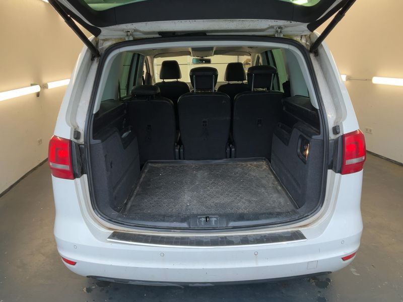 Volkswagen Sharan 2.0 TDI Highline BlueMotion Tech 2012 – снимка 15