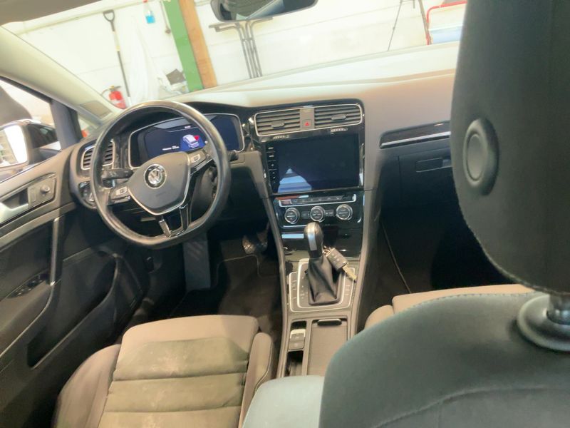 Volkswagen Golf VII 2.0 TDI Highline BlueMotion Tech 2020 – снимка 18