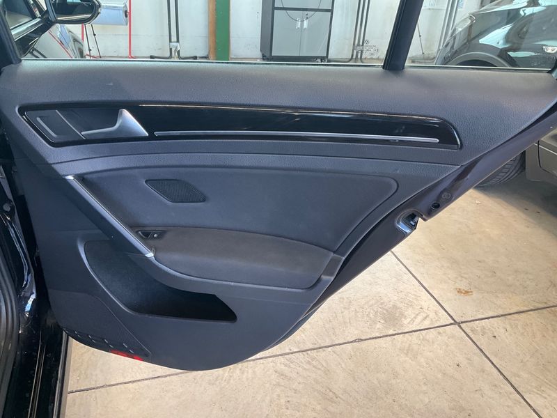 Volkswagen Golf VII 2.0 TDI Highline BlueMotion Tech 2020 – снимка 26