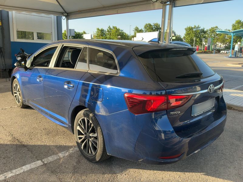 Toyota Avensis 2.0 D-4D Advance 2016 – снимка 6