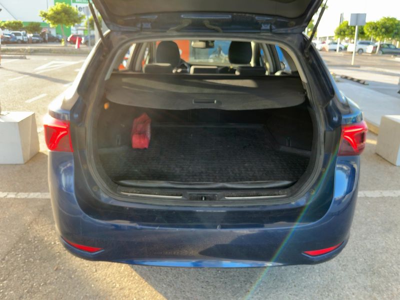 Toyota Avensis 2.0 D-4D Advance 2016 – снимка 15