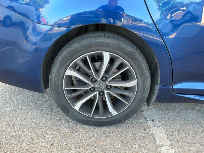 Toyota Avensis 2.0 D-4D Advance 2016 – снимка 9