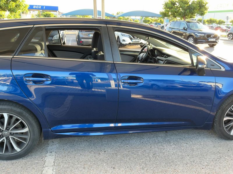 Toyota Avensis 2.0 D-4D Advance 2016 – снимка 10