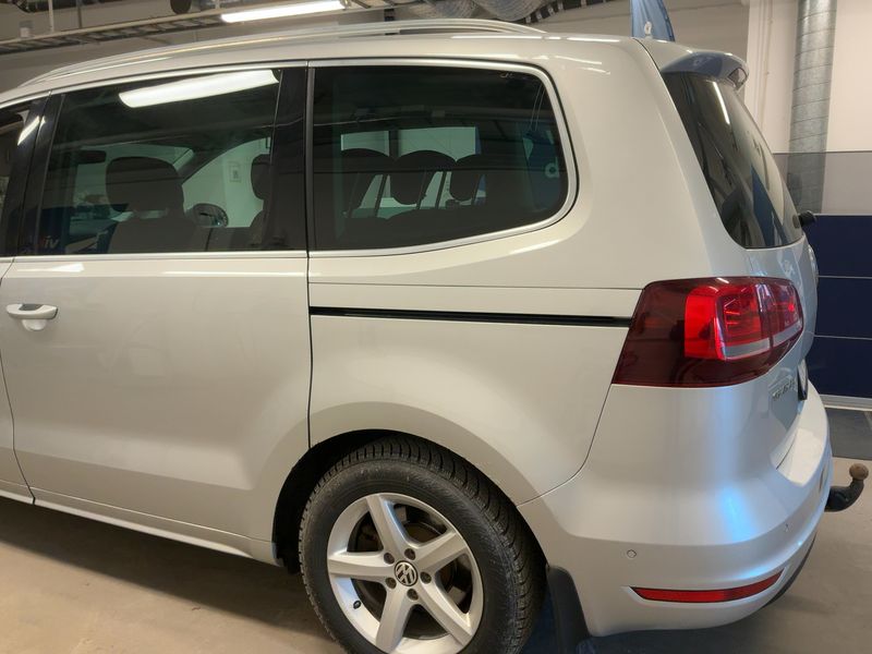 Volkswagen Sharan 2.0 TDI Highline 4Motion BlueMotion Tech 2018 – снимка 6