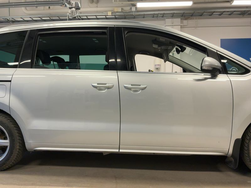 Volkswagen Sharan 2.0 TDI Highline 4Motion BlueMotion Tech 2018 – снимка 10