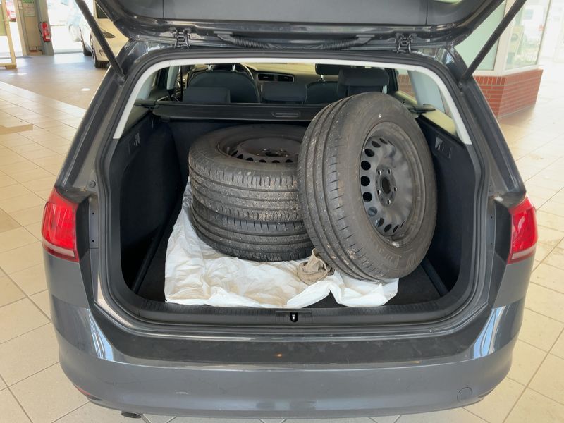 Volkswagen Golf VII 1.6 TDI Trendline BlueMotion Tech 2015 – снимка 16