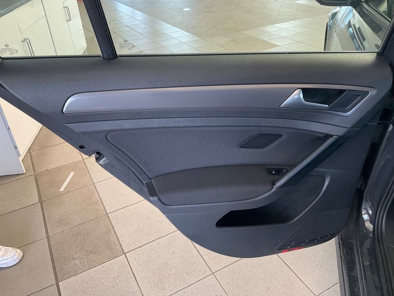 Volkswagen Golf VII 1.6 TDI Trendline BlueMotion Tech 2015 – снимка на щета 43