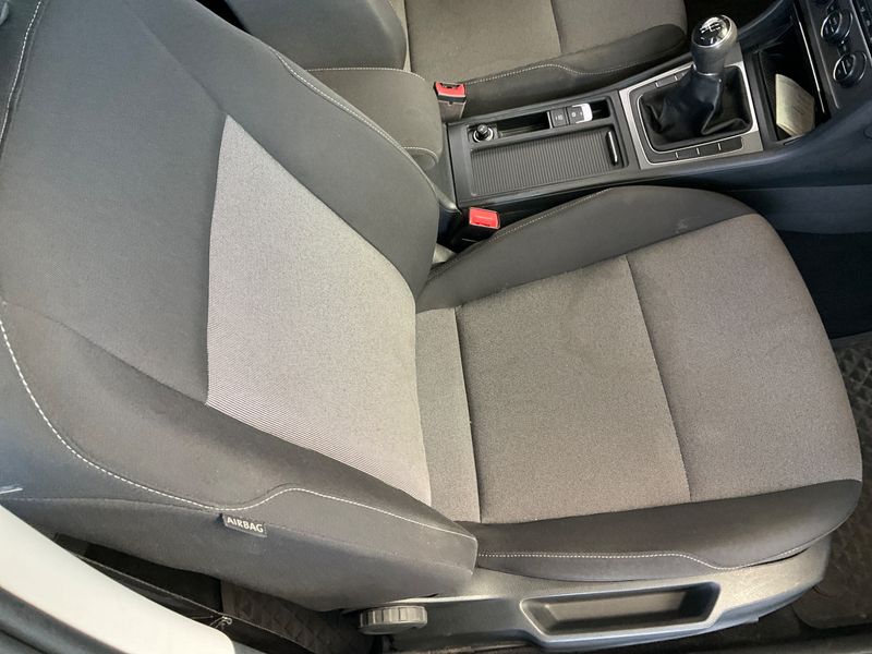 Volkswagen Golf VII 1.6 TDI Trendline BlueMotion Tech 2015 – снимка 32