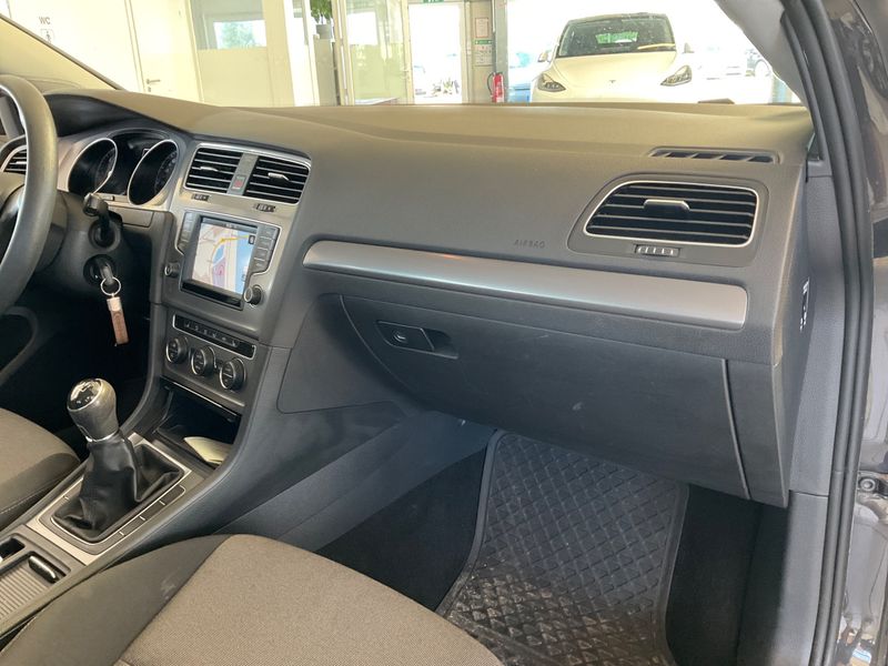 Volkswagen Golf VII 1.6 TDI Trendline BlueMotion Tech 2015 – снимка на щета 37