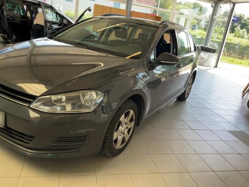 Volkswagen Golf VII 1.6 TDI Trendline BlueMotion Tech 2015 – снимка на щета 2