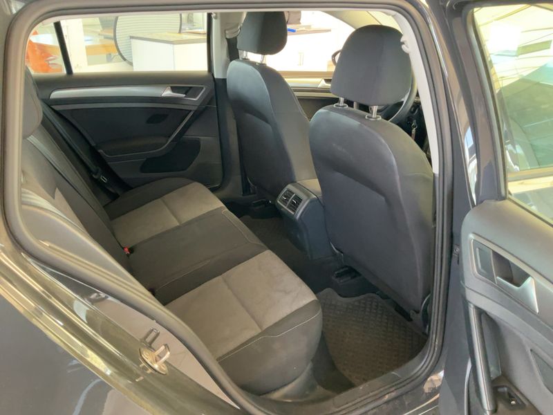 Volkswagen Golf VII 1.6 TDI Trendline BlueMotion Tech 2015 – снимка 20