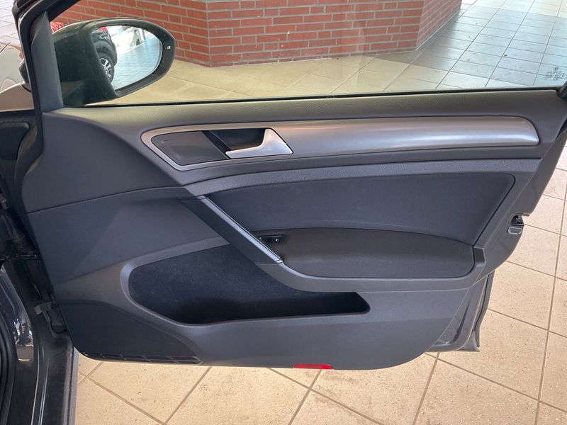 Volkswagen Golf VII 1.6 TDI Trendline BlueMotion Tech 2015 – снимка на щета 39
