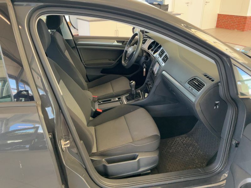 Volkswagen Golf VII 1.6 TDI Trendline BlueMotion Tech 2015 – снимка 17