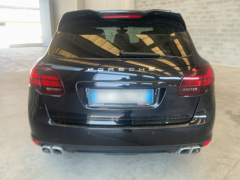 Porsche Cayenne Diesel Platinum Edition 2014 – снимка на щета