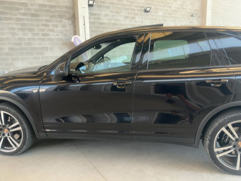 Porsche Cayenne Diesel Platinum Edition 2014 – снимка на щета