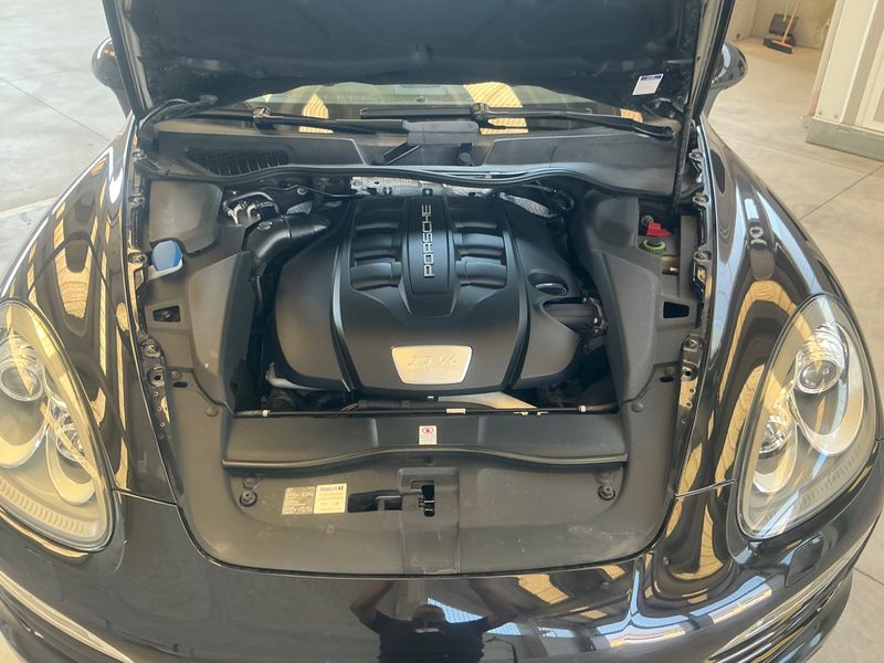 Porsche Cayenne Diesel Platinum Edition 2014 – снимка на щета