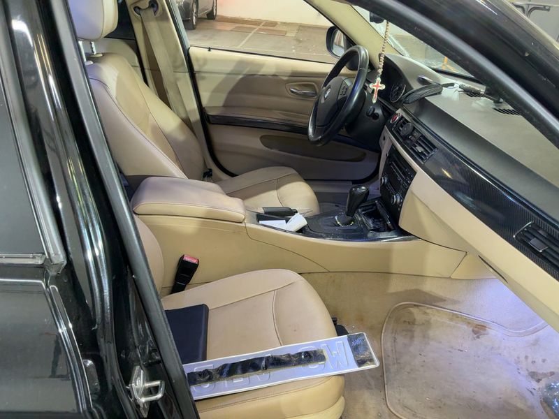 BMW 3er 325i 2009 – снимка 16